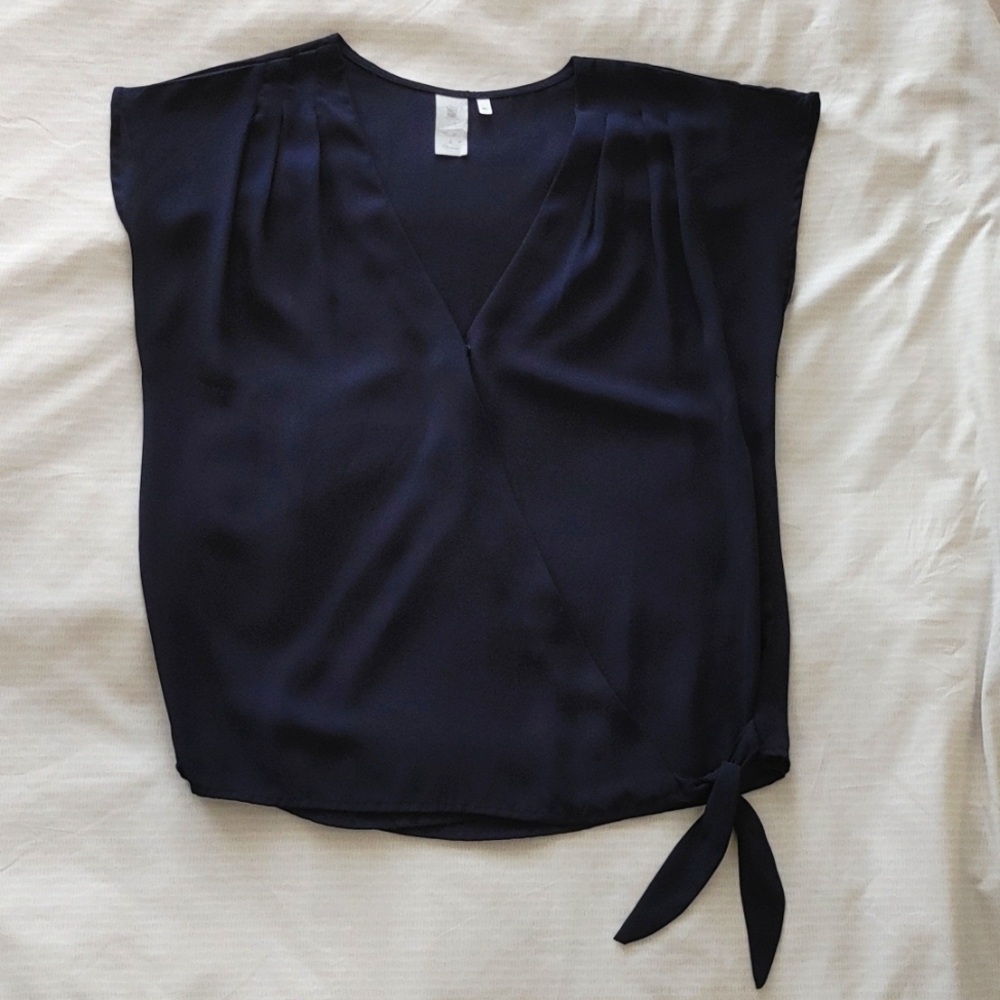 Francescas M navy wrap top sleeveless